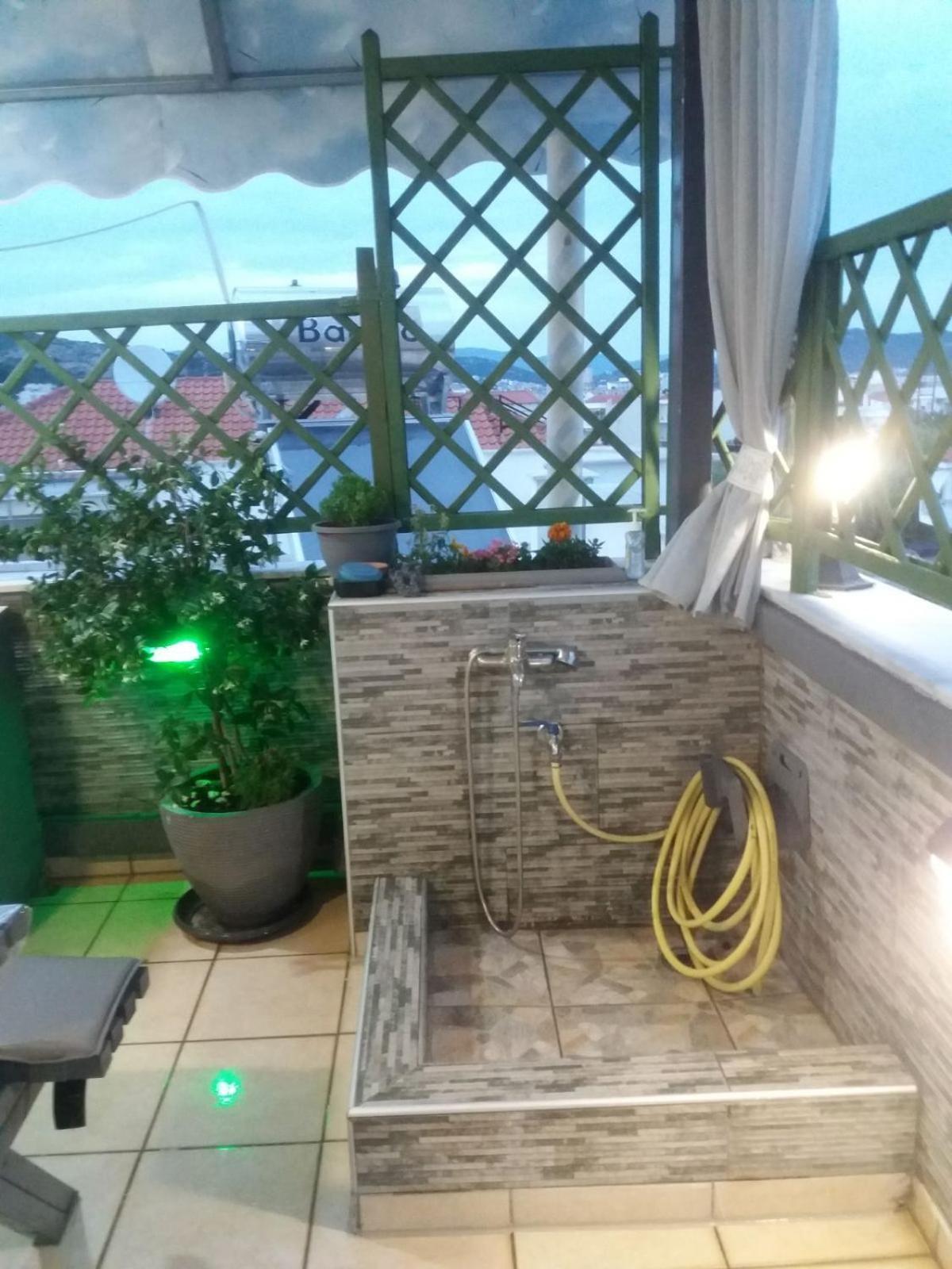 Green House Néa Péramos Eksteriør billede